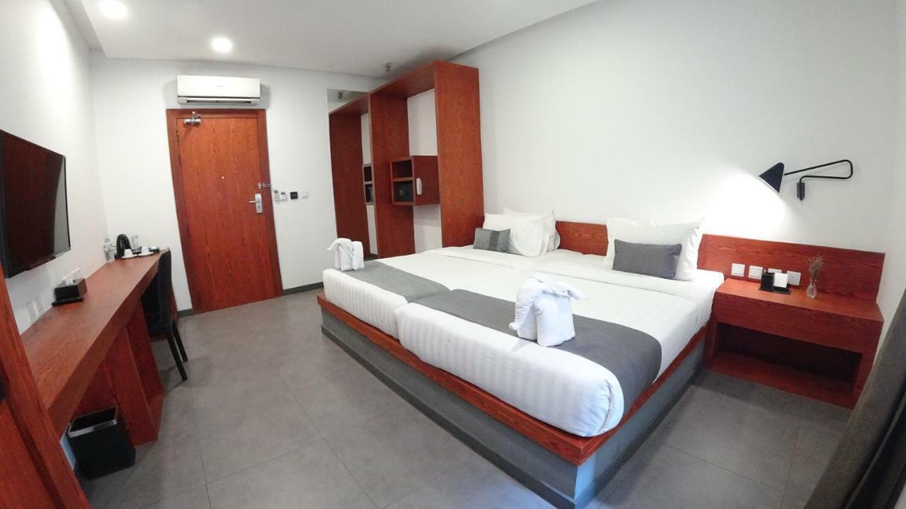 Hotel Records Phnom Penh Exterior foto